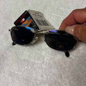 NWT VTG Foster Grant Blues Silver Metal Frames  Mirror Blue Lens Deadstock